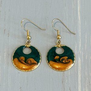 So Pretty Hoop Dangle Vintage Pierced Earrings Gold Tone w Teal & Tan Enamel